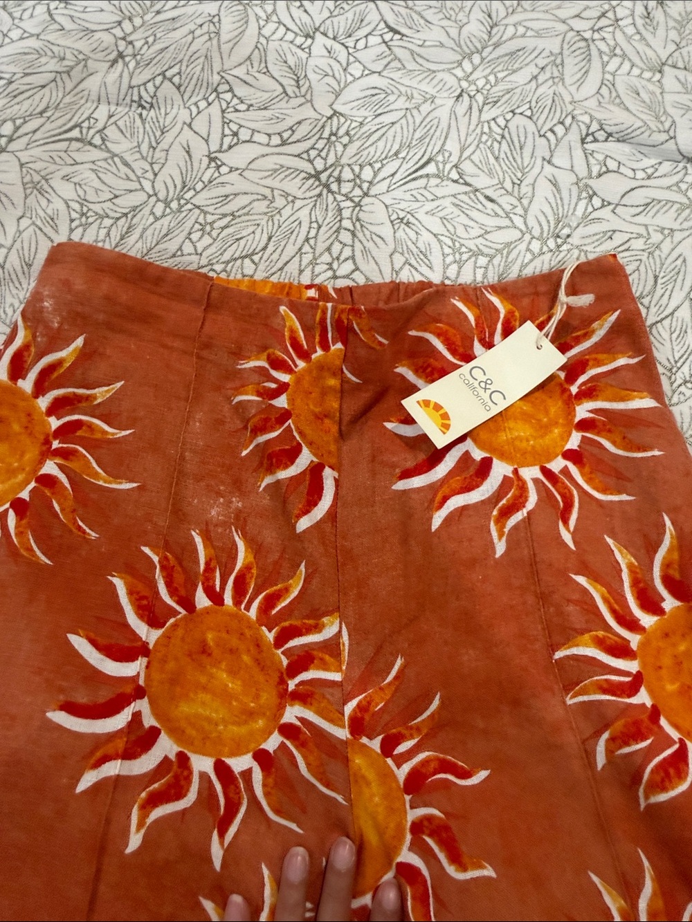 C&C California Rust Wide-Leg Sun Linen Print Pants - Picture 6 of 8
